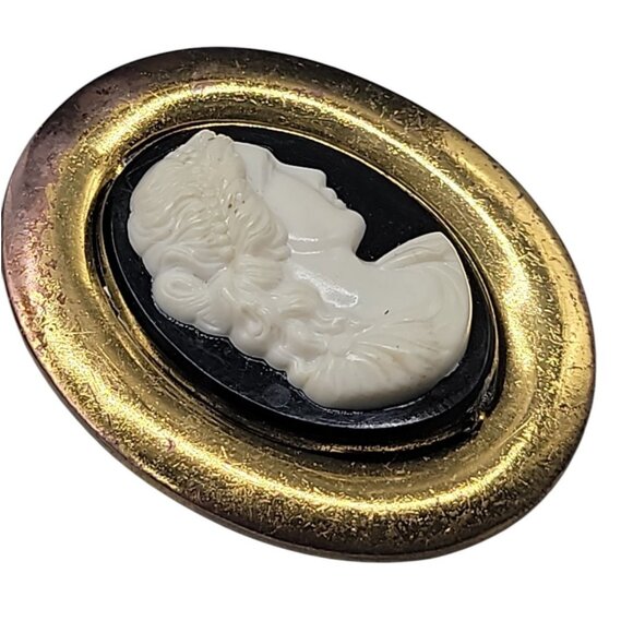 VTG Molded Celluloid Cameo Brooch Gold Tone Frame Black White Victorian Lady - Picture 5 of 8